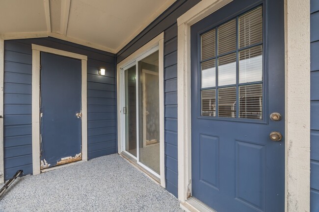 Building Photo - 18515 Egret Bay Blvd