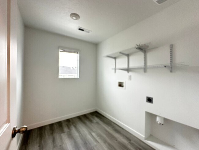 Building Photo - Great Lehi Home Now Available!