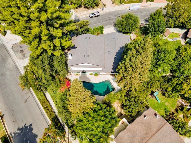 Building Photo - 4665 Willens Ave