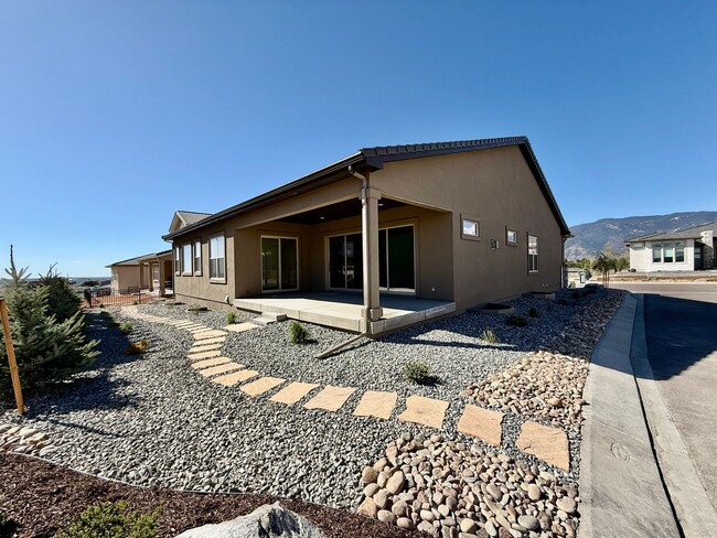 Building Photo - Luxury Living in Kissing Camels – 4 Bed | ...