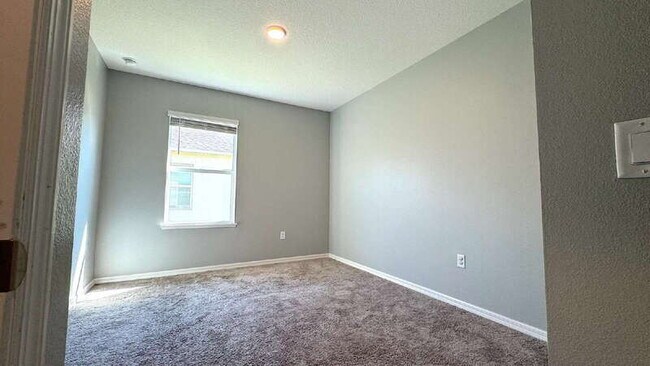 Building Photo - 2827 Westwood Ave