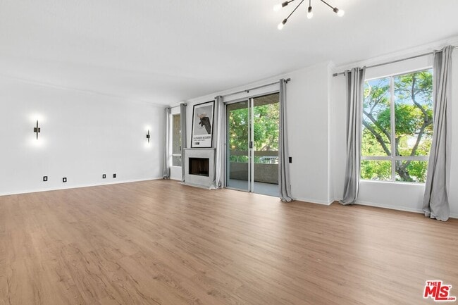 Building Photo - 8960 Cynthia St