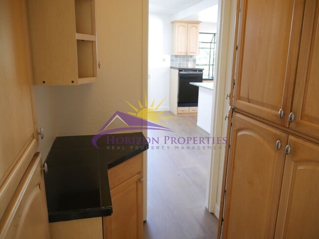 Building Photo - Open 4 Bed 2 Bath 1,407sqft Single Family Home