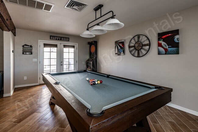 Building Photo - FURNISHED POOL HOME FOR APRIL