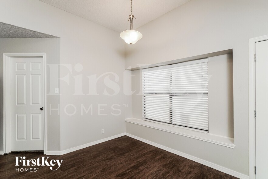 Building Photo - 5934 Burning Sunrise Dr