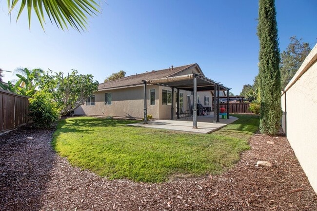 Building Photo - Small dogs alllowed . All appliance. Palom...
