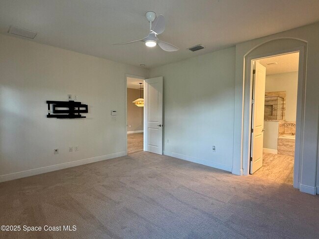 Building Photo - 7634 Loren Cove Dr