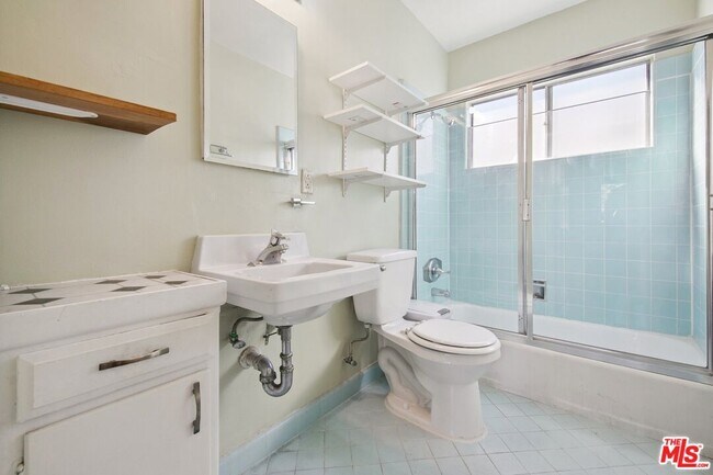 Building Photo - 1317 Wilcox Ave