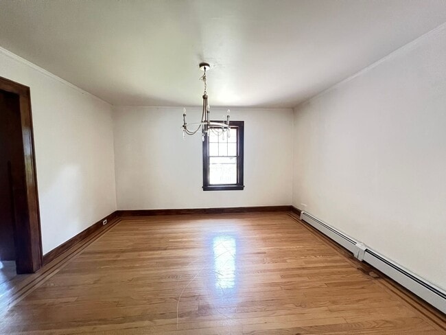 Building Photo - 325 Bogert Ave
