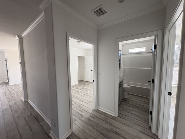 Building Photo - 1013 Morgan Jones Dr