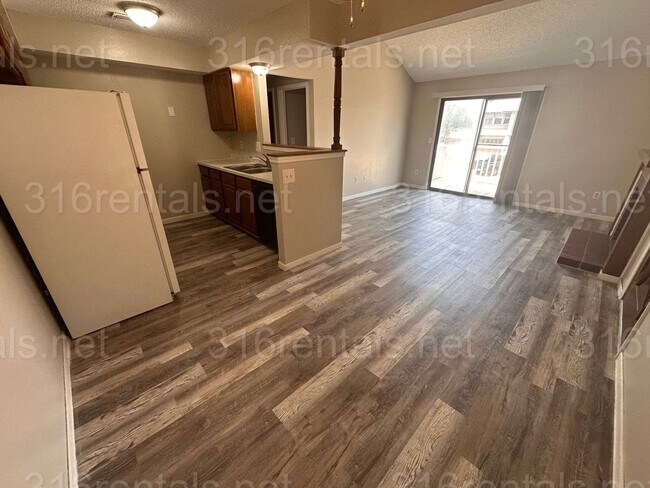 Building Photo - $925 - 2 bedroom 1 bath - Beautiful apartm...