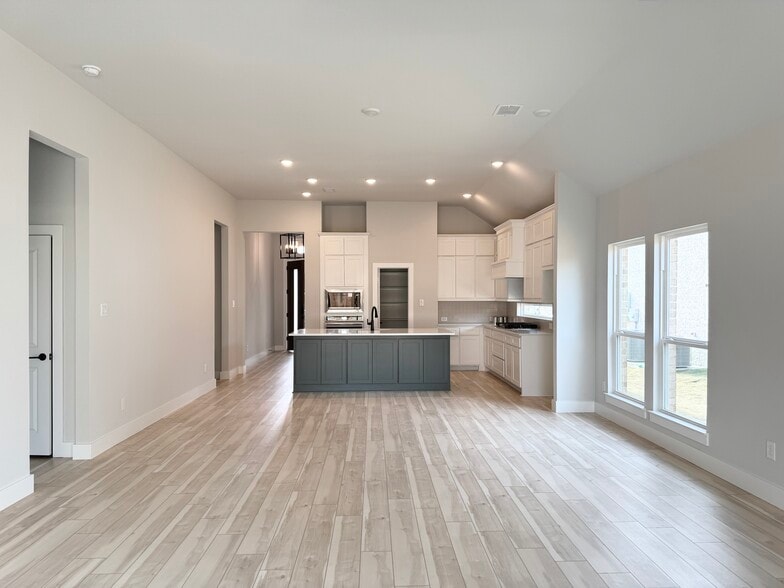 Building Photo - 6113 Tahoe Winds Dr