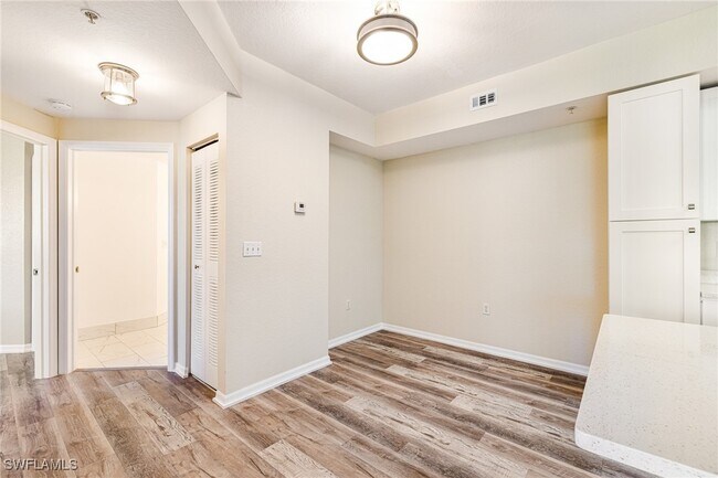 Building Photo - 6321 Aragon Way