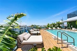 Building Photo - 9901 W Bay Harbor Dr