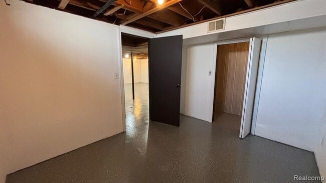 Building Photo - 28758 Leona St