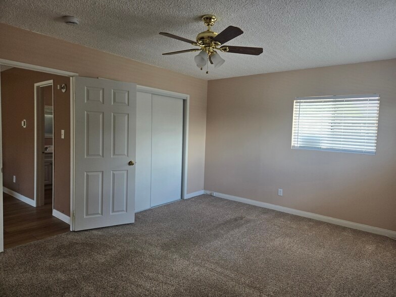 Building Photo - 5723 Hazeltine Ave