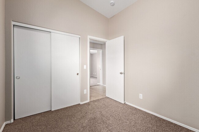 Building Photo - Freshly Remodeled Home in Apache Junction