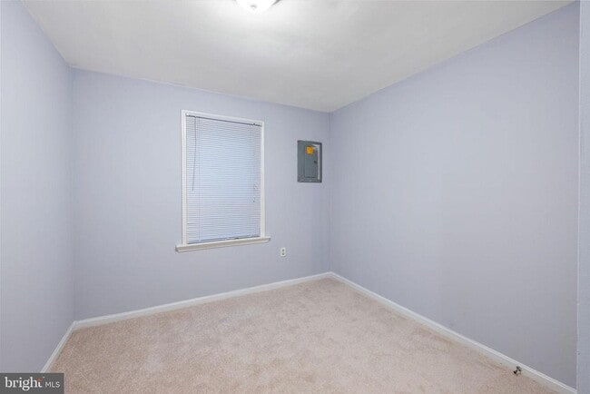 Building Photo - 4825 Nash Dr