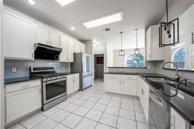 Building Photo - 14613 Stock Tank Cove