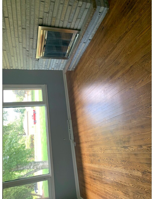 Building Photo - 12400 Laurel Ln