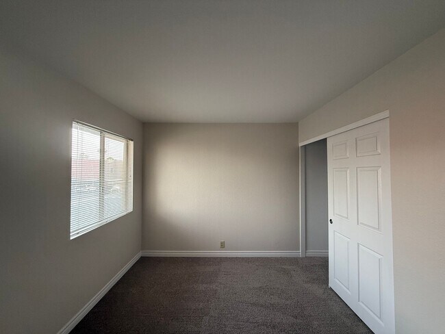 Building Photo - Upstairs unit at Bella Vita Guard-Gated Co...