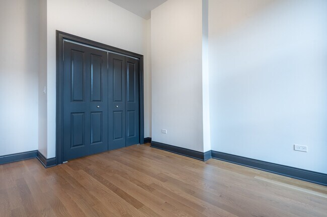 Building Photo - 28 N Throop St