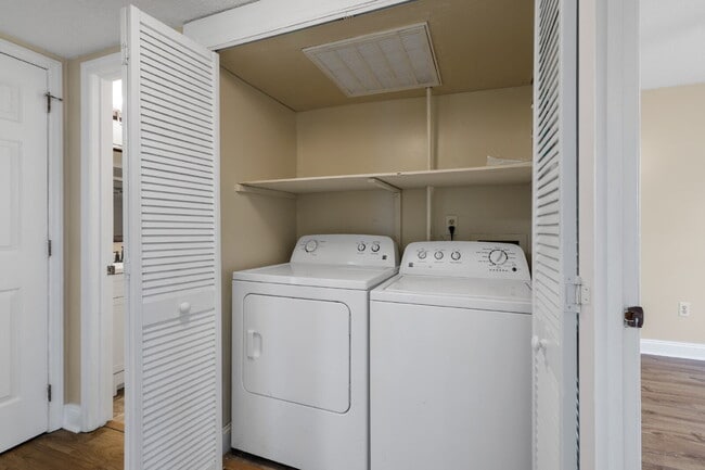 Building Photo - $200 Off First Month Updated 2BR Ground Level Condo Minutes for I77 in Rock Hill!