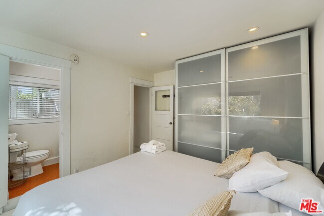 Building Photo - 109 Dudley Ave