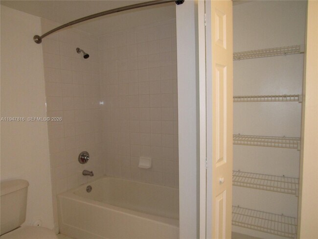 Building Photo - 2401 W Preserve Way