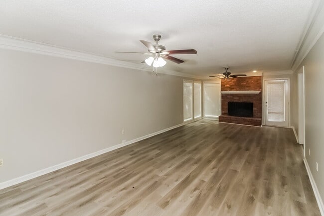 Building Photo - 269 Locust Grove Dr