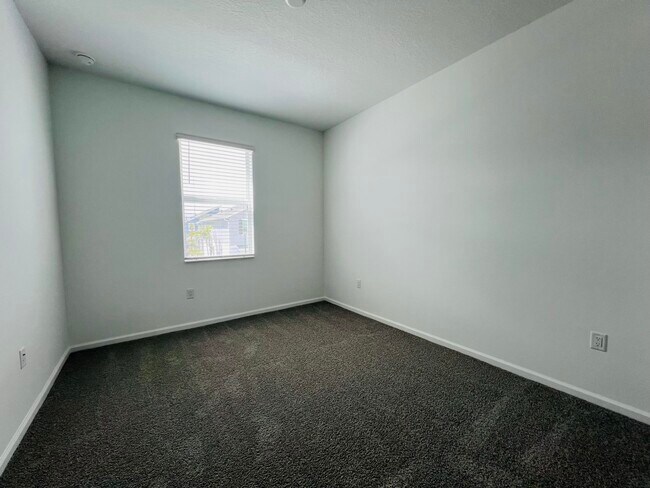 Building Photo - 16411 Powerscourt Dr