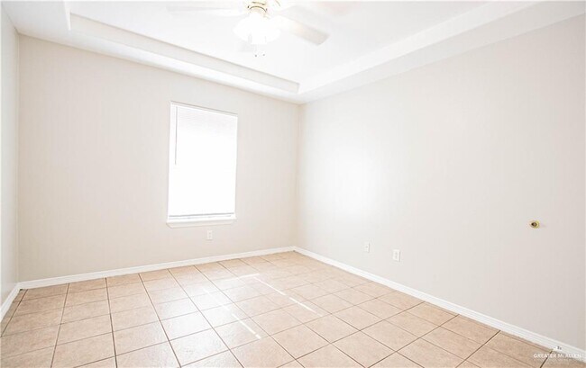 Building Photo - 17 Aruba Dr