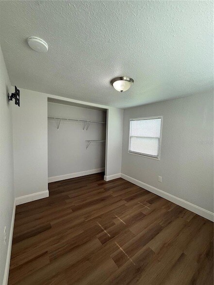 Building Photo - 37412 Carringer Rd