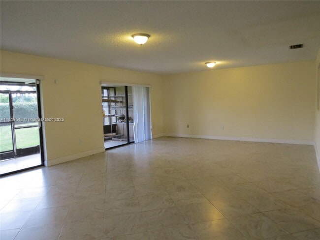 Building Photo - 216 Lakeside Cir