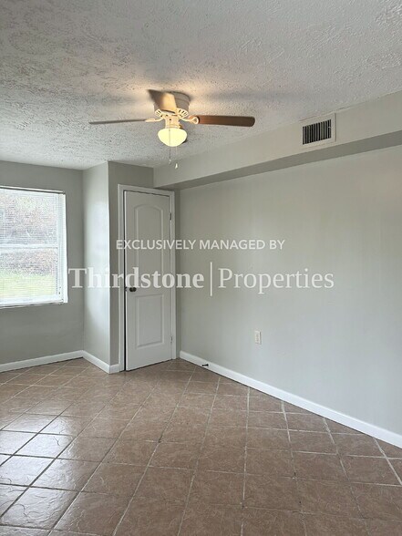 Building Photo - 325 7th St W