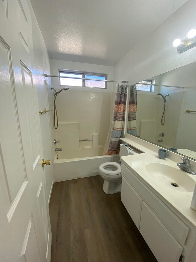 Building Photo - 11215 Westbrook Dr