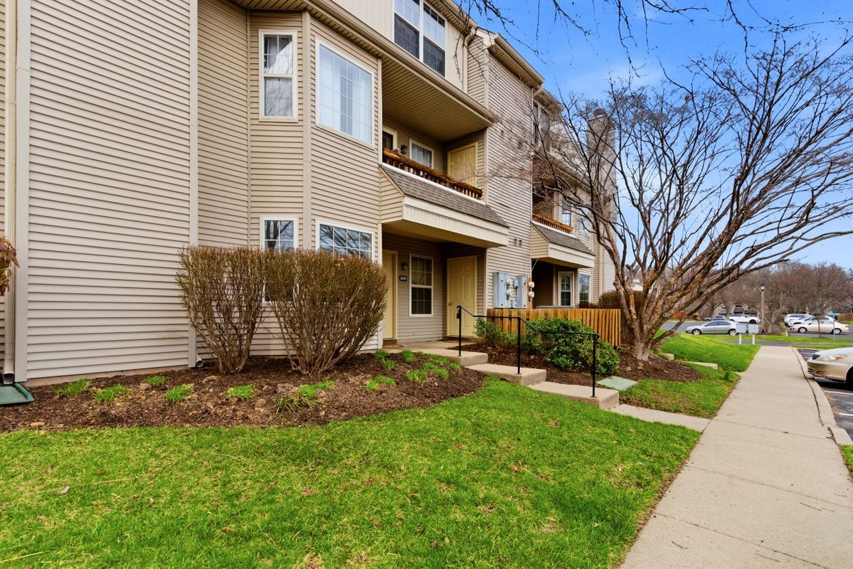 Building Photo - 3403 Waltham Ct