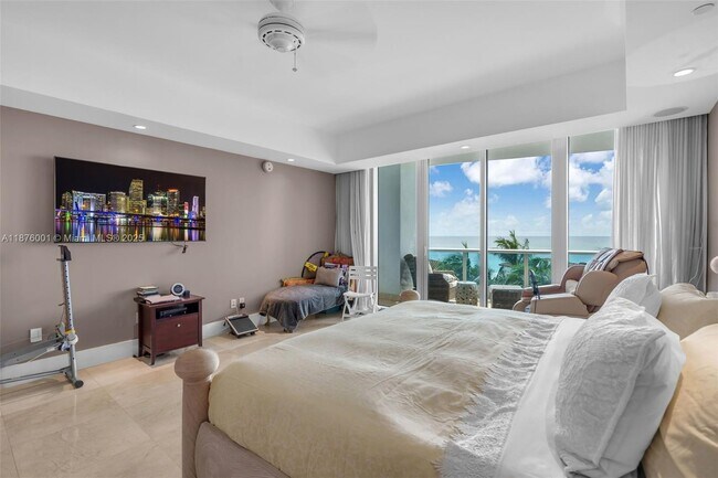 Building Photo - 5959 Collins Ave