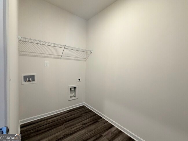 Building Photo - 824 Kensington St