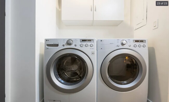 Building Photo - Come home to this Modern 2-bedroom Townhome in West Hollywood!