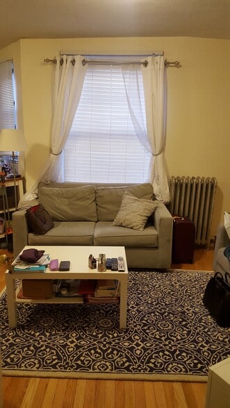 Building Photo - 54 Burbank St