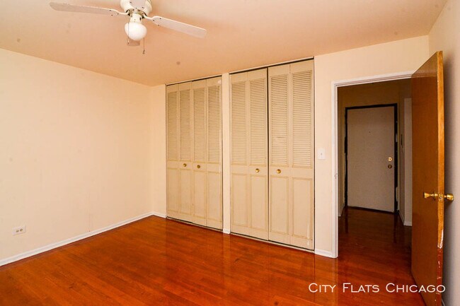 Building Photo - 850 W Margate Terrace