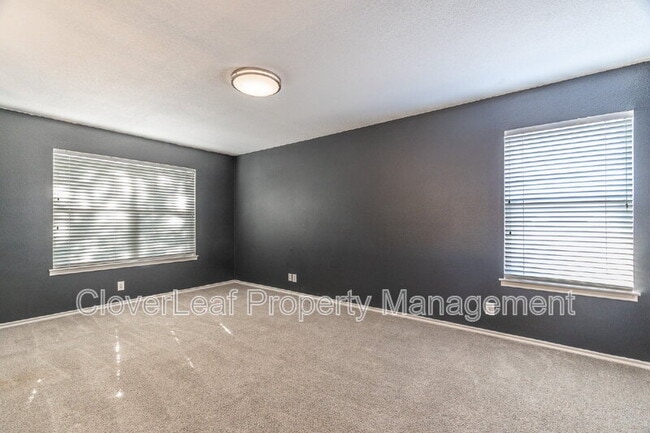 Building Photo - 16615 Raven Glenn