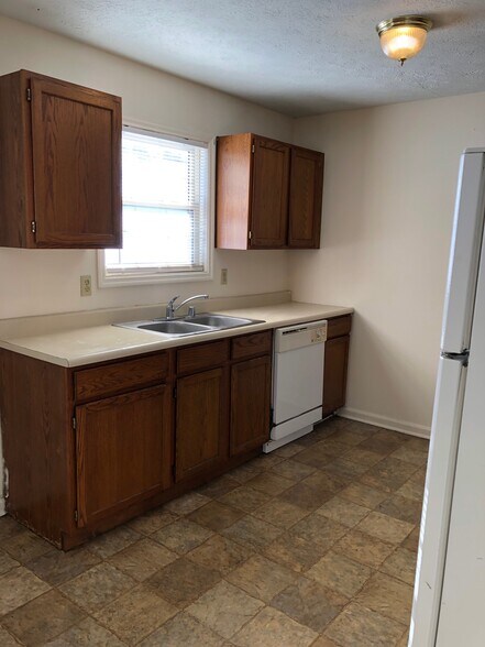 Dishwaster - 215 McDaniel Ave