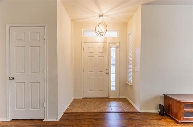 Building Photo - 2212 Canterbury Park Dr