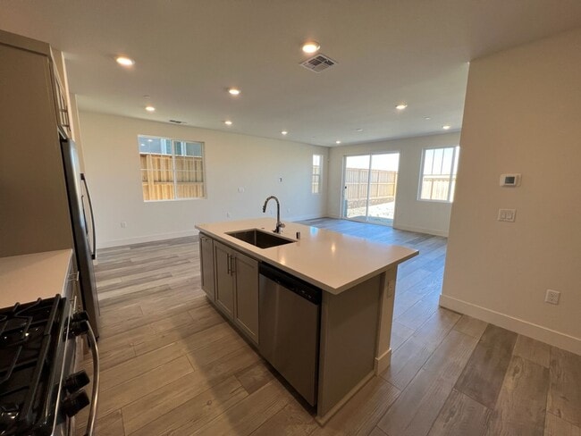 Building Photo - Newer Construction Home located in desirab...