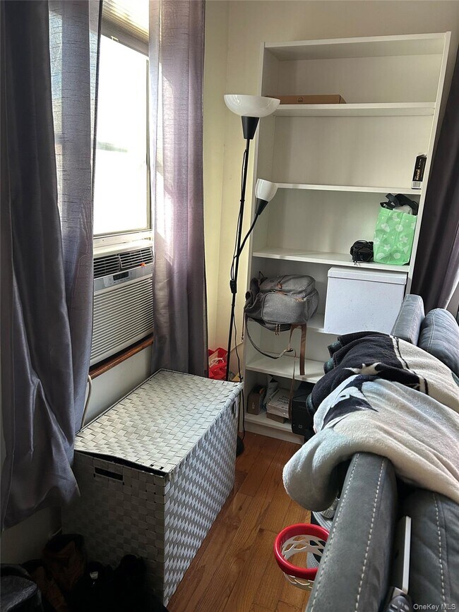 Building Photo - 31-05-31-33 33rd St