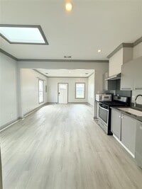 Building Photo - 941-941 Bayonne St