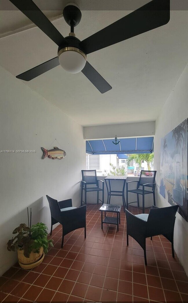 Building Photo - 624 Orton Ave