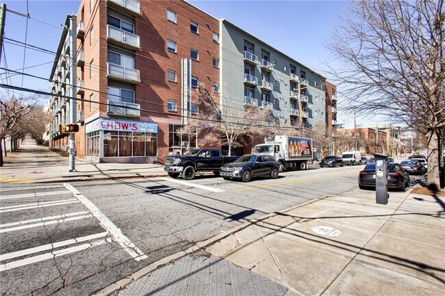 Building Photo - 620 Glen Iris Dr NE